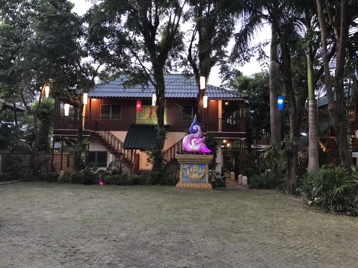 Golden Triangle Palace Chiang Rai Exterior photo